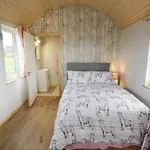 Apartment The Lazy Llama Farm Shepherd Hut Ballyshannon