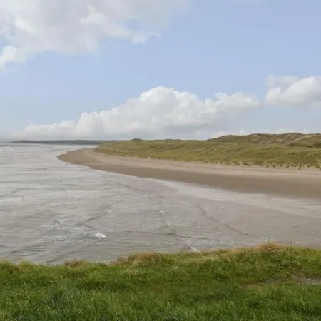 The Lazy Llama Farm Shepherd Hut