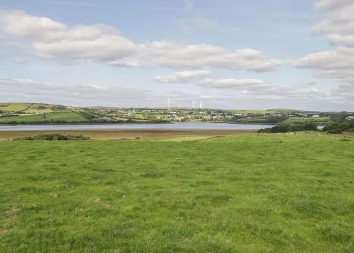 The Lazy Llama Farm Shepherd Hut * 밸리셰넌