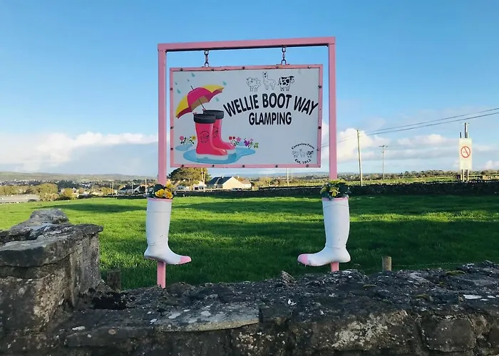 아파트 The Lazy Llama Farm Shepherd Hut